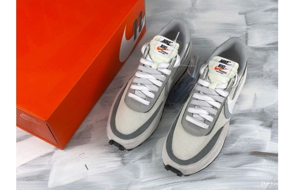 Summit Waffle Nike  White LD BV0073-100 Sacai 0714